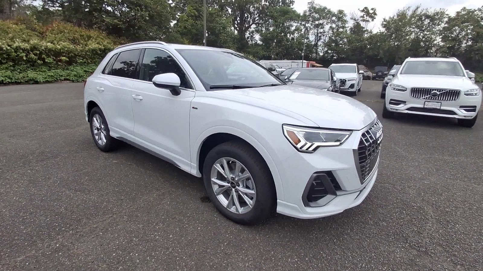 New 2025 Audi Q3 2.0T Premium image 2