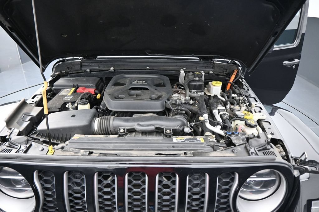 Used 2021 Jeep Wrangler Unlimited Sahara w/ Cold Weather Group AWD/4WD image 33
