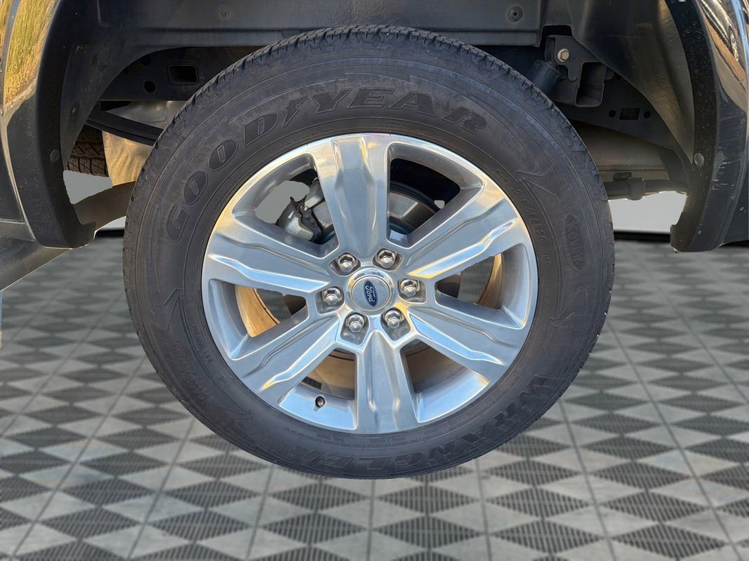 Used 2019 Ford F150 Platinum w/ Equipment Group 701A Luxury image 34