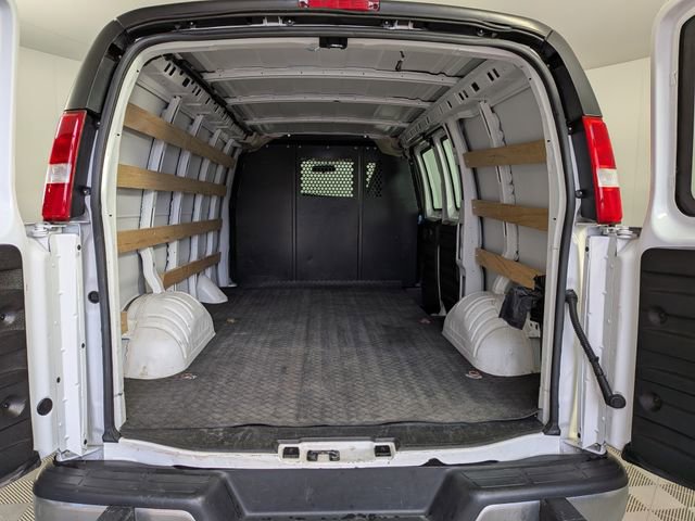 Used 2024 GMC Savana 2500 w/ Driver Convenience Package RWD image 9