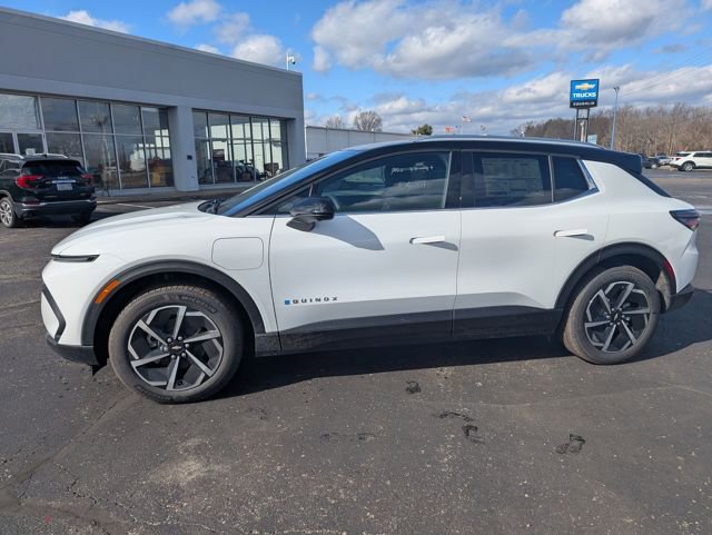New 2026 Chevrolet Equinox EV LT image 4