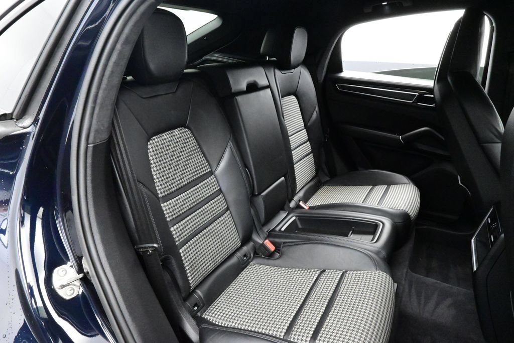 Certified 2023 Porsche Cayenne GTS AWD/4WD image 17