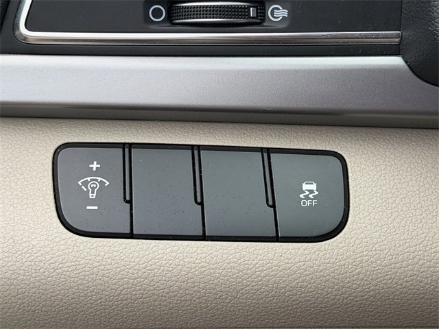 Used 2017 Hyundai Elantra SE image 18