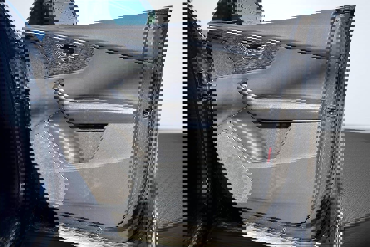 Used 2019 Audi Q8 Premium image 24