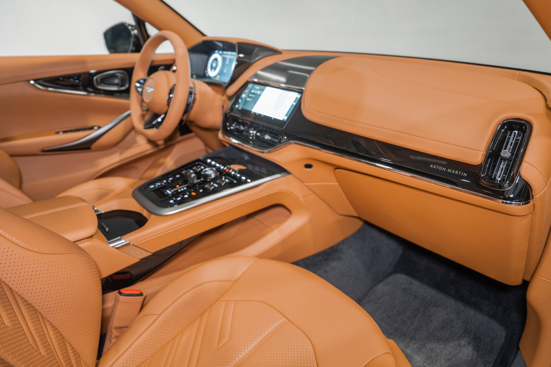 New 2026 Aston Martin DBX S image 21