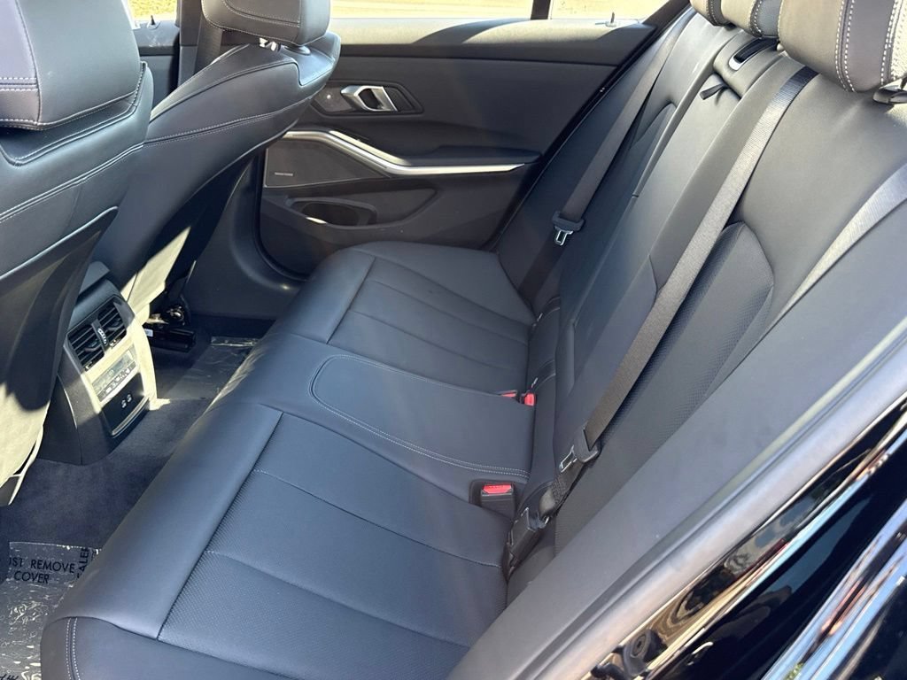 Used 2026 BMW 330i Sedan w/ Convenience Package RWD image 32