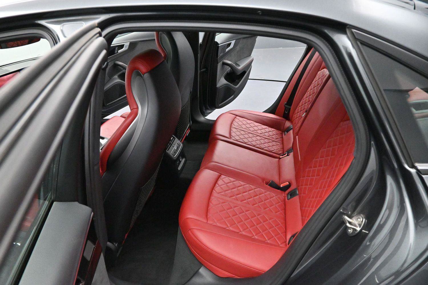Used 2024 Audi S4 Premium Plus w/ Premium Plus Package AWD/4WD image 31