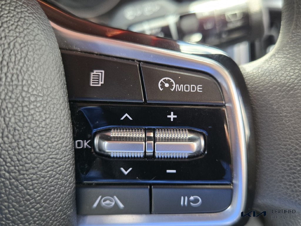 Certified 2023 Kia Sorento LX FWD image 25