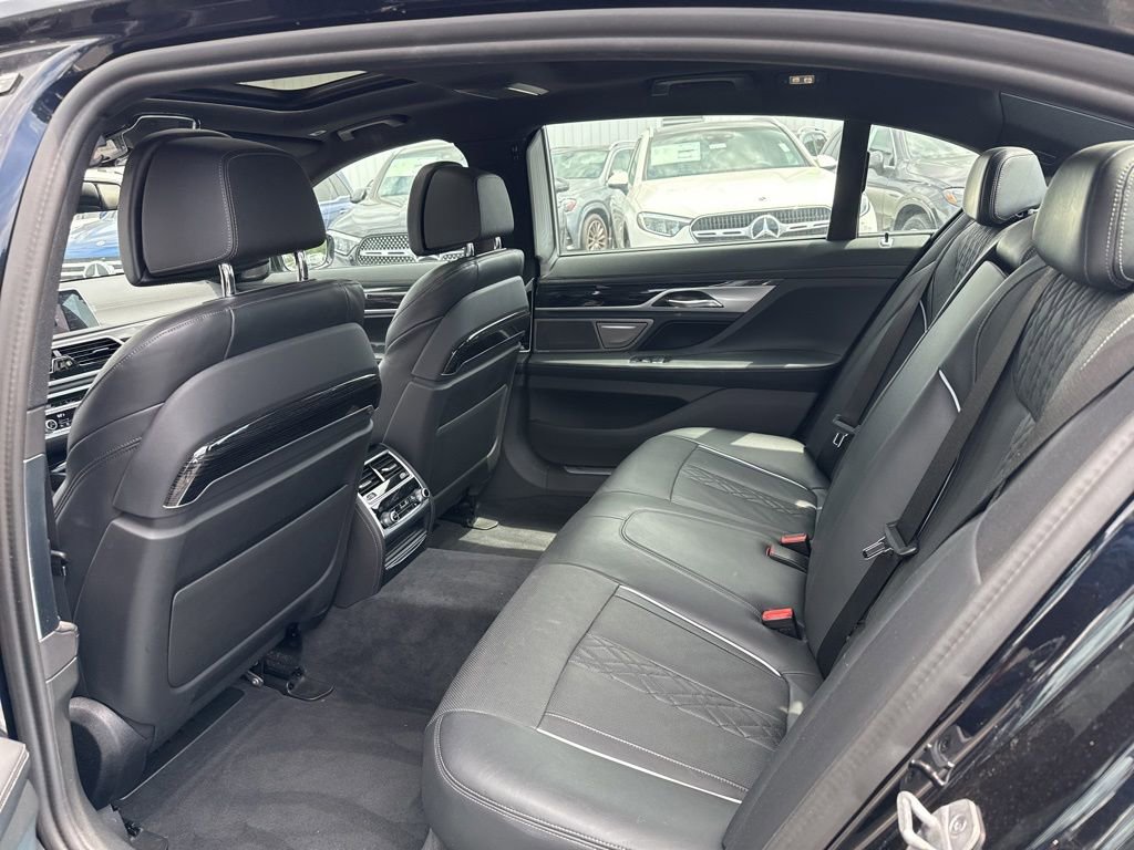 Used 2022 BMW 740i xDrive w/ M Sport Package AWD/4WD image 9