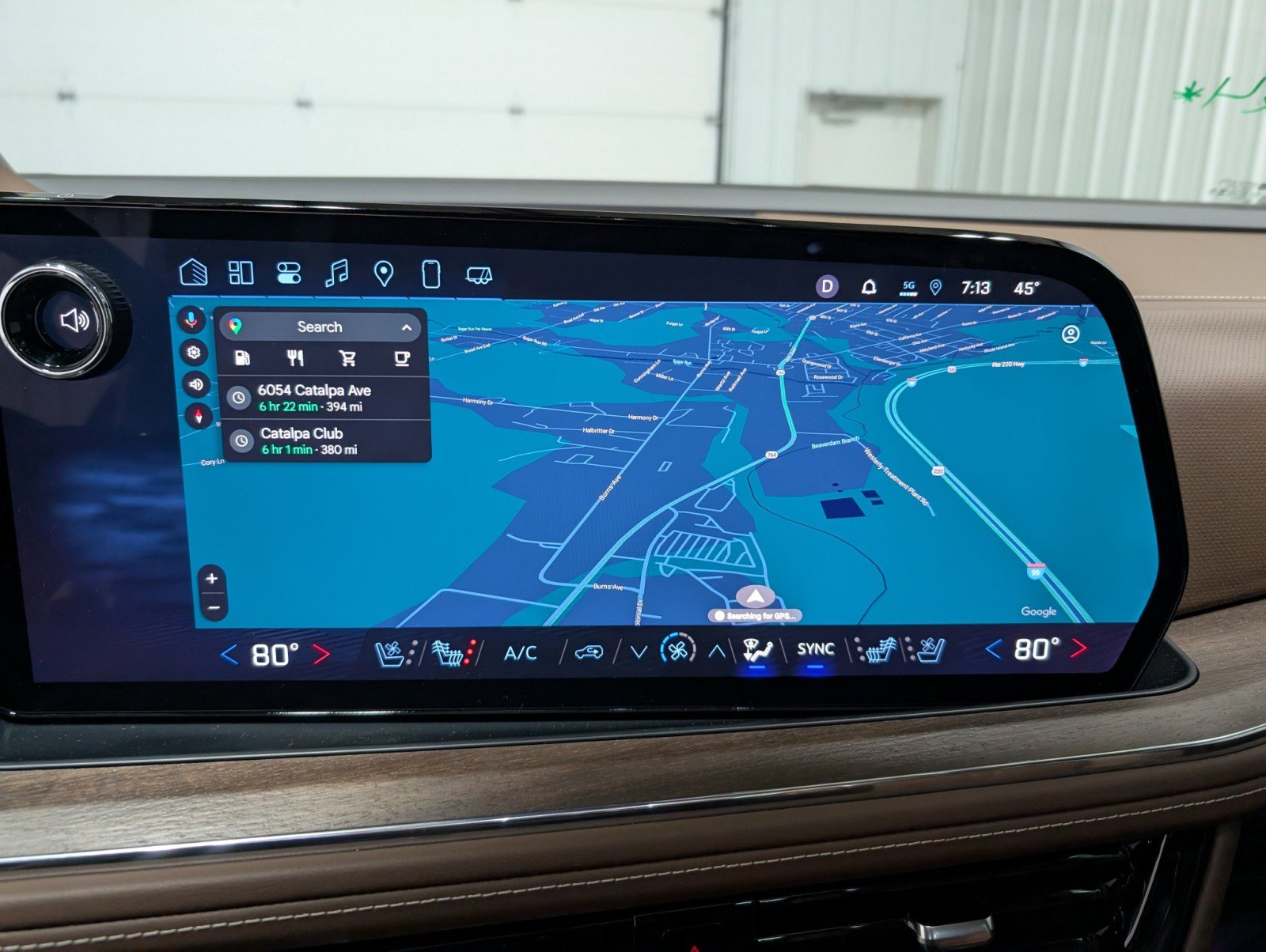 Used 2025 Chevrolet Suburban High Country image 23