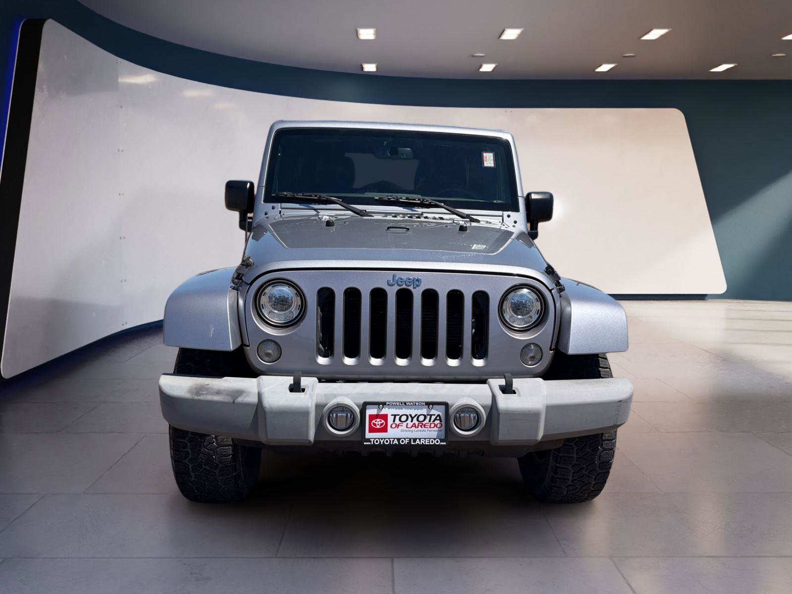 Used 2017 Jeep Wrangler Unlimited Rubicon w/ Cold Weather Group AWD/4WD image 8