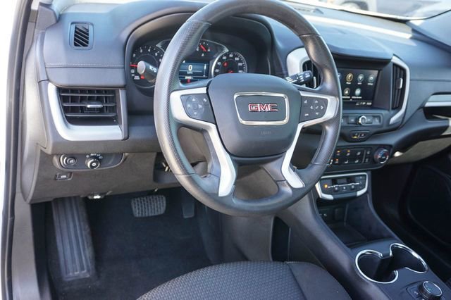 Used 2024 GMC Terrain SLE image 11
