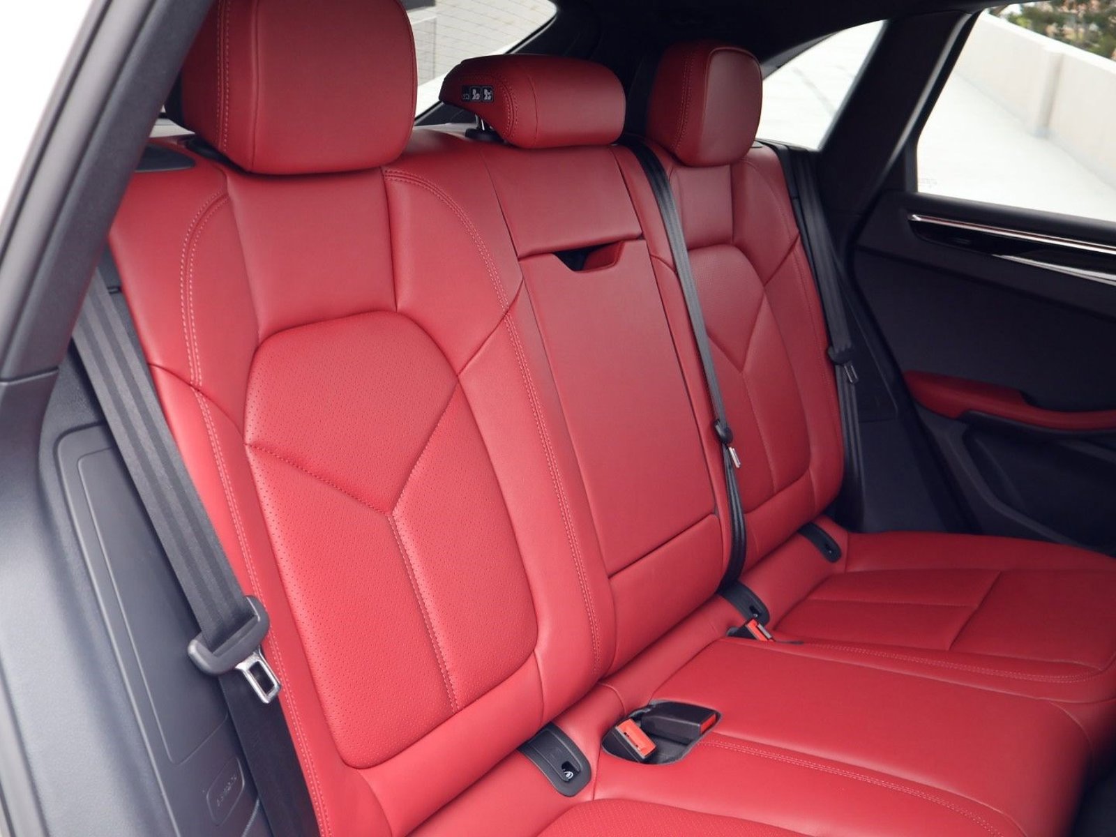 New 2026 Porsche Macan AWD/4WD image 23
