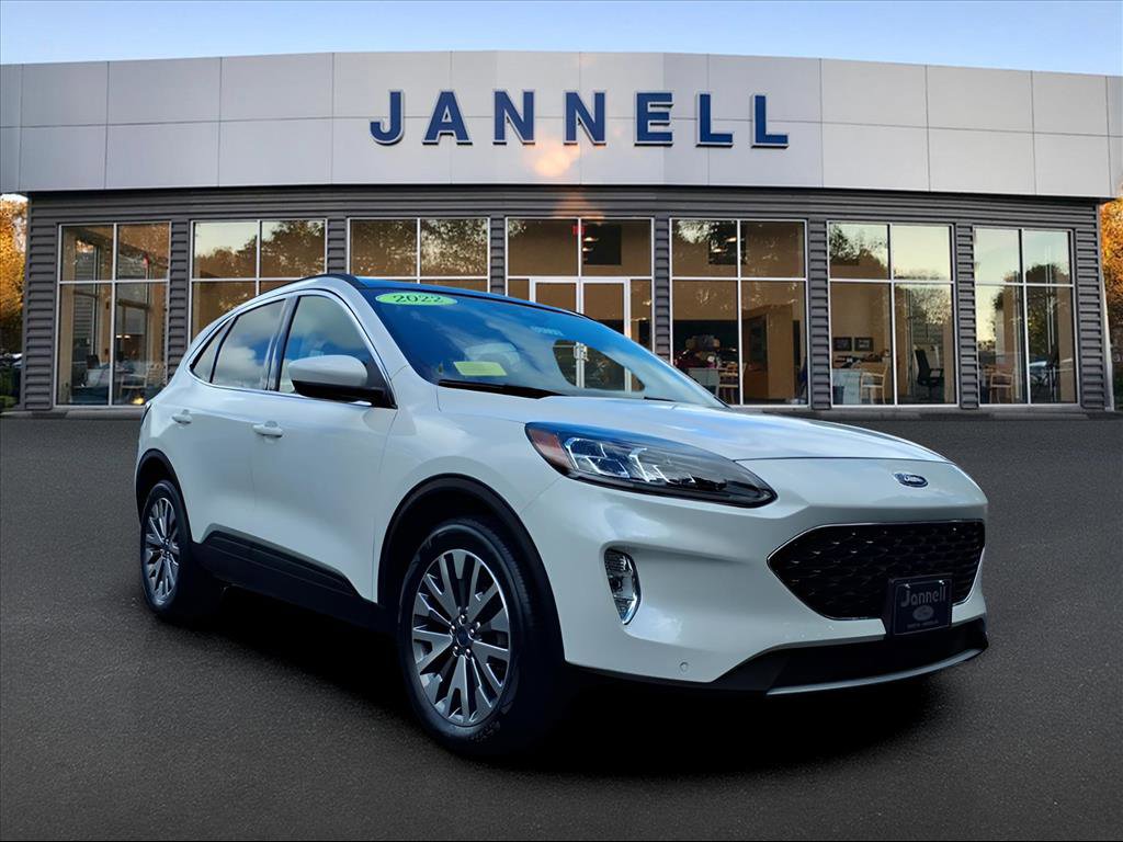 Used 2022 Ford Escape Titanium image 3