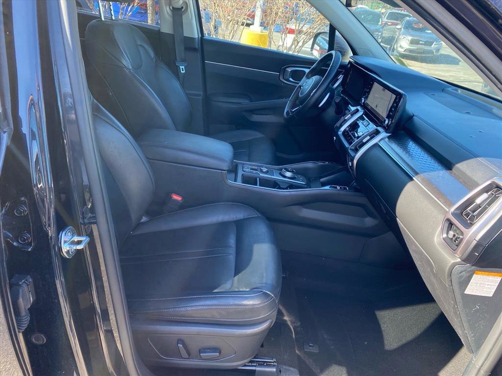 Certified 2023 Kia Sorento EX image 28