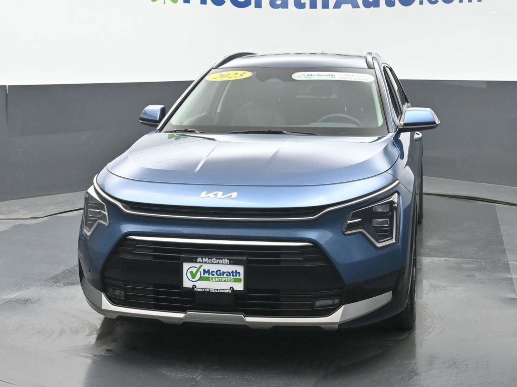 Used 2023 Kia Niro SX Touring image 5