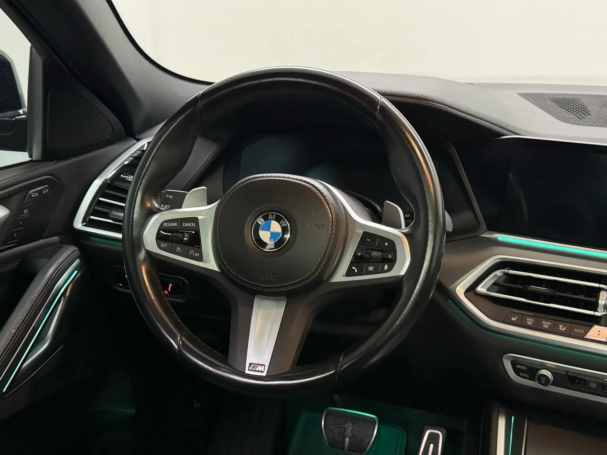 Used 2023 BMW X6 xDrive40i w/ M Sport Package image 17