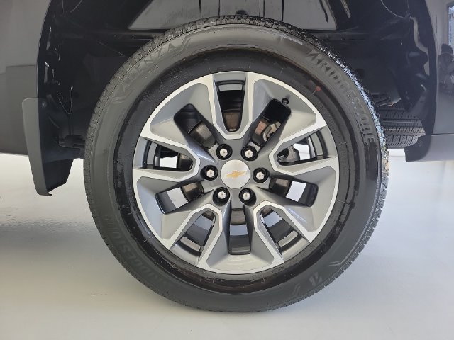 Used 2025 Chevrolet Silverado 1500 LT RWD image 10