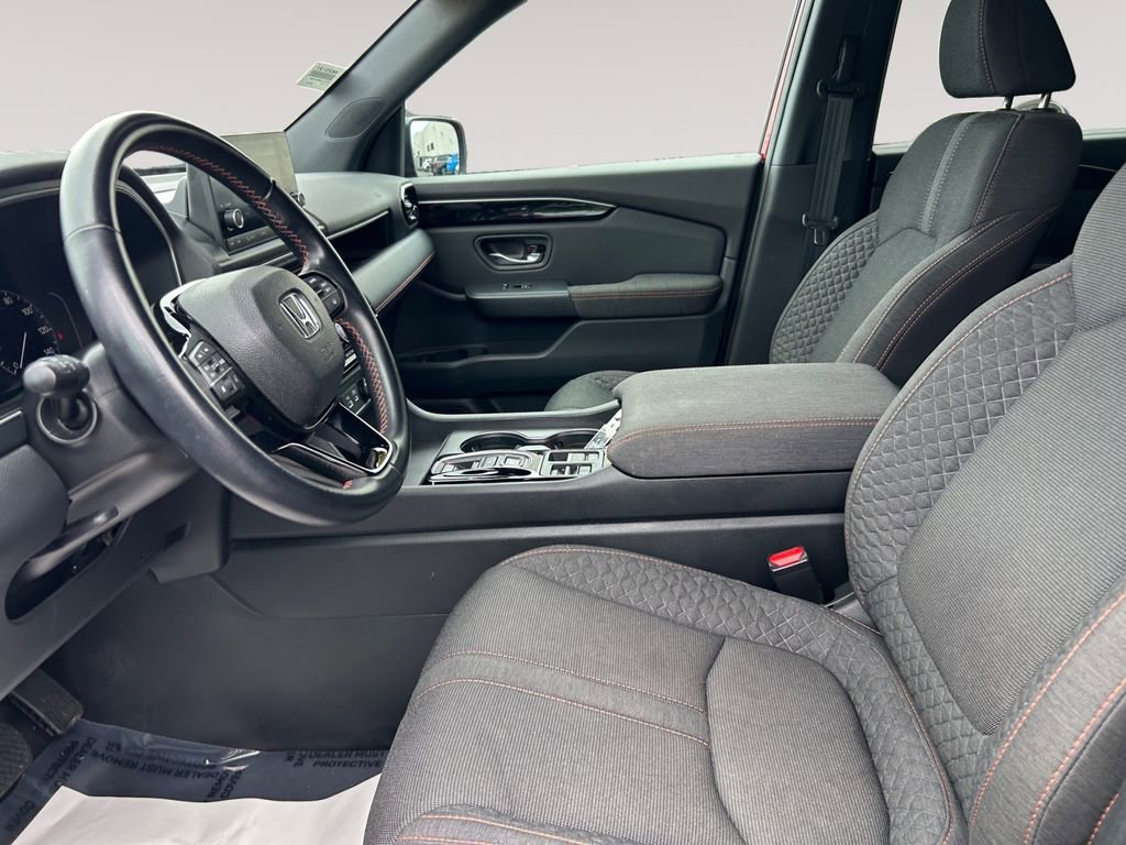 Used 2023 Honda Pilot Sport image 9
