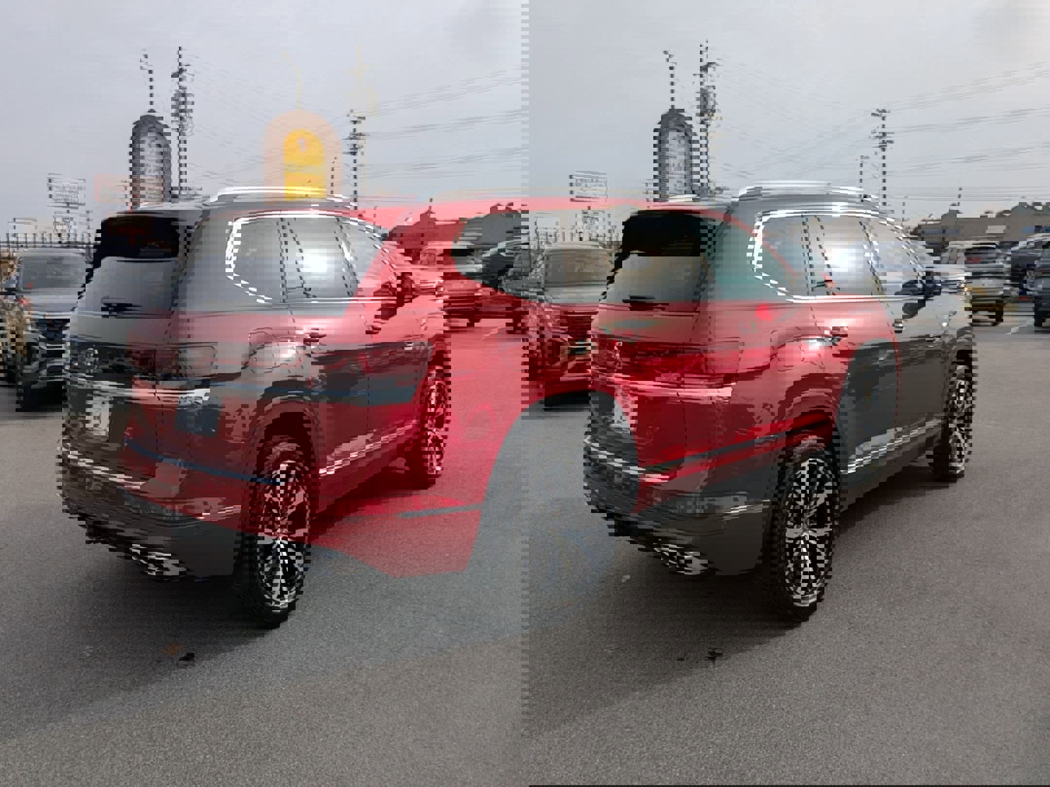 Used 2024 Volkswagen Atlas SEL Premium R-Line image 3