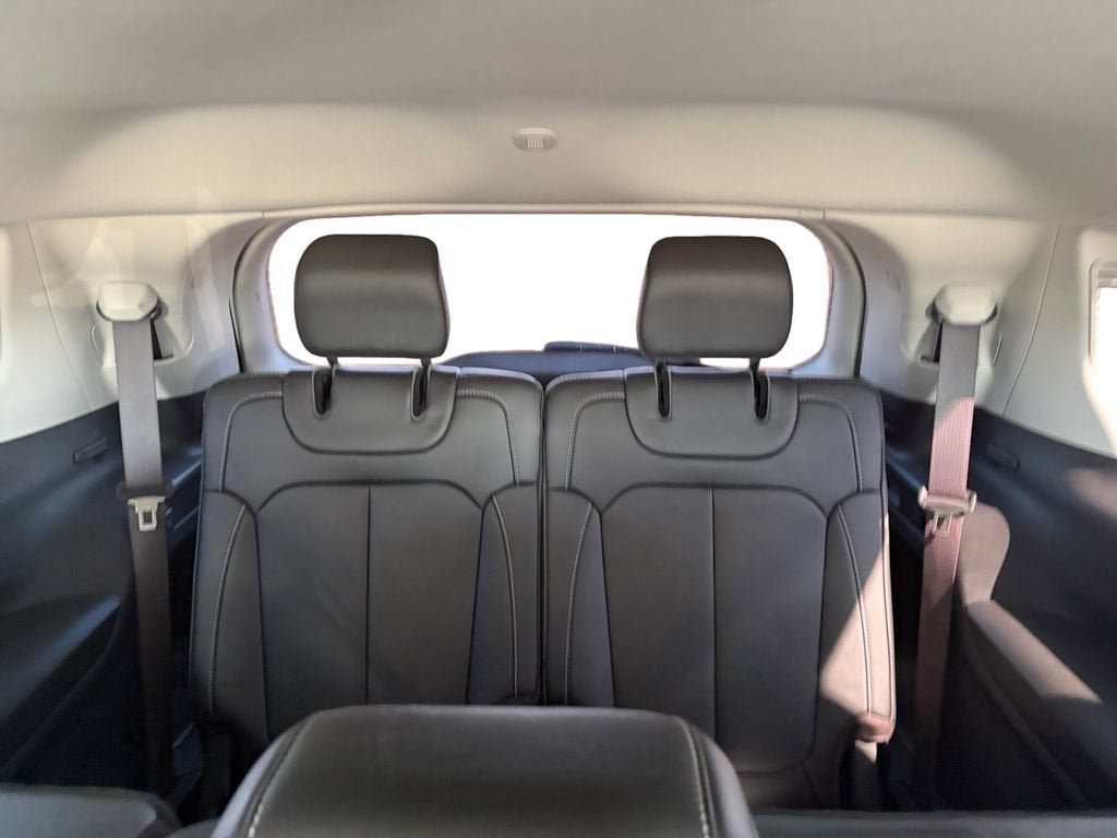 Used 2023 Jeep Grand Cherokee L Limited RWD image 16