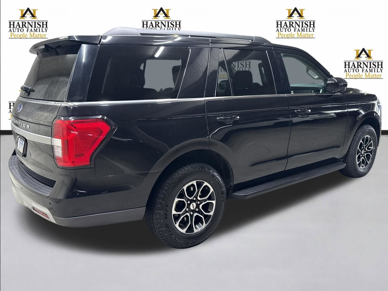 Used 2024 Ford Expedition XLT image 12