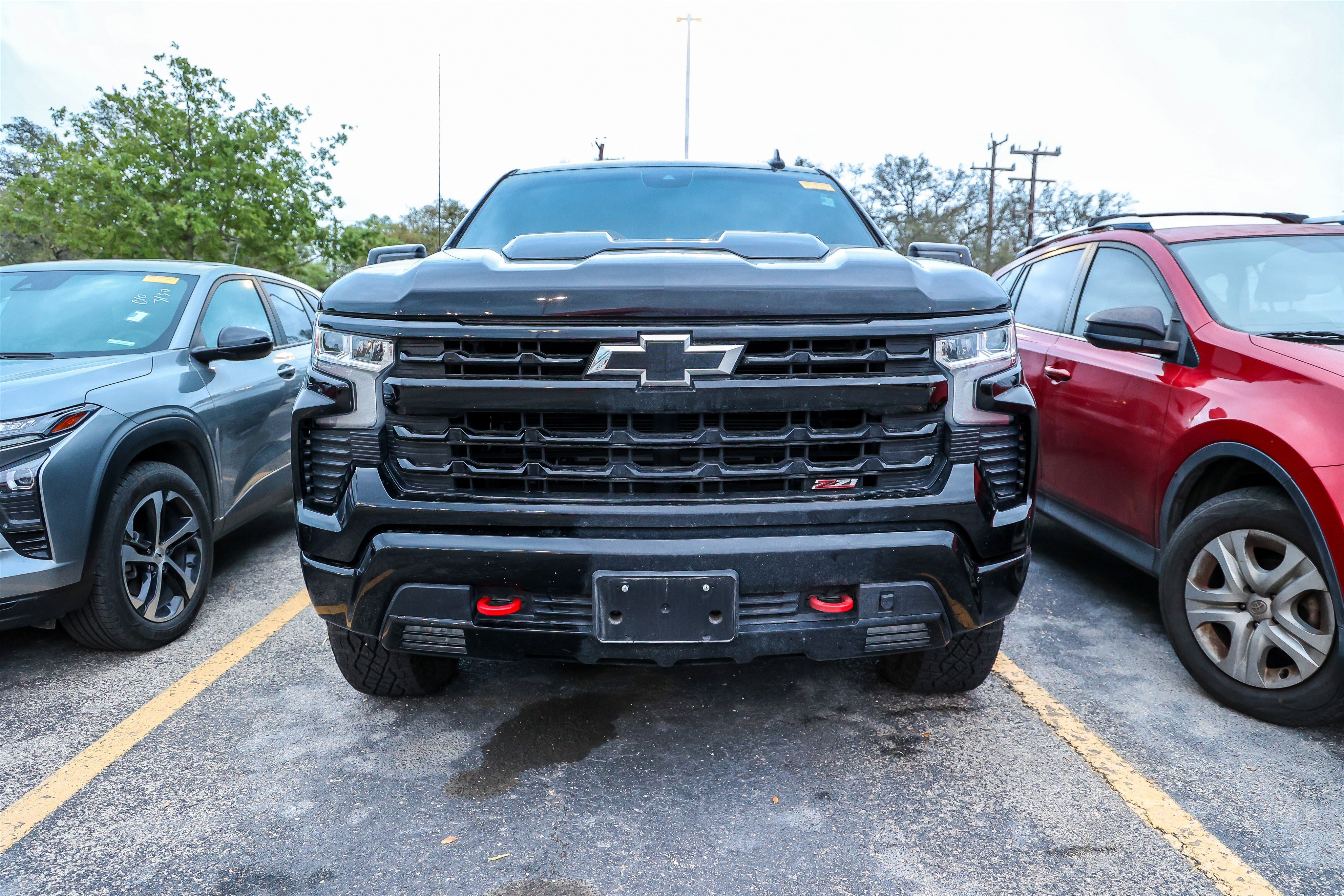 Used 2024 Chevrolet Silverado 1500 LT Trail Boss w/ Convenience Package II image 4
