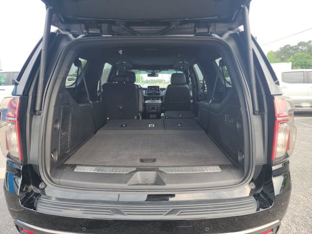 Used 2021 Chevrolet Suburban Z71 w/ Z71 Signature Package AWD/4WD image 13