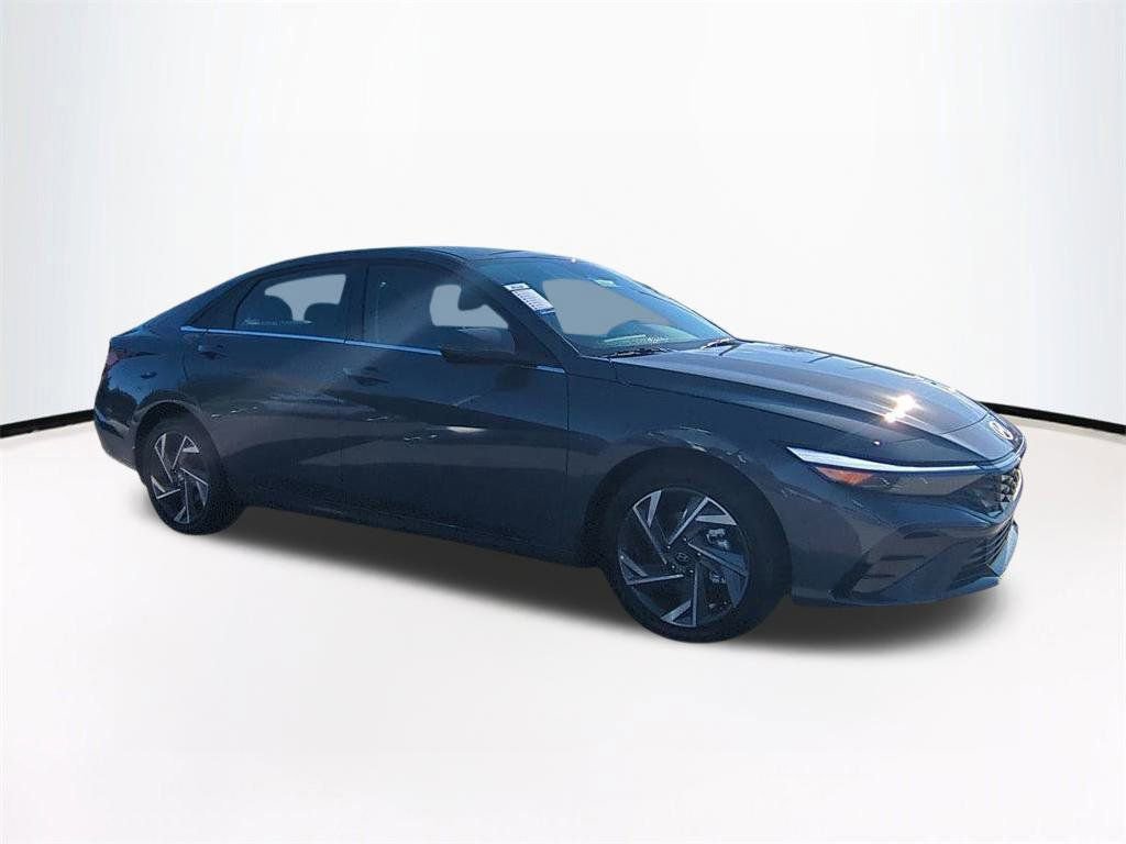 New 2026 Hyundai Elantra Limited image 2