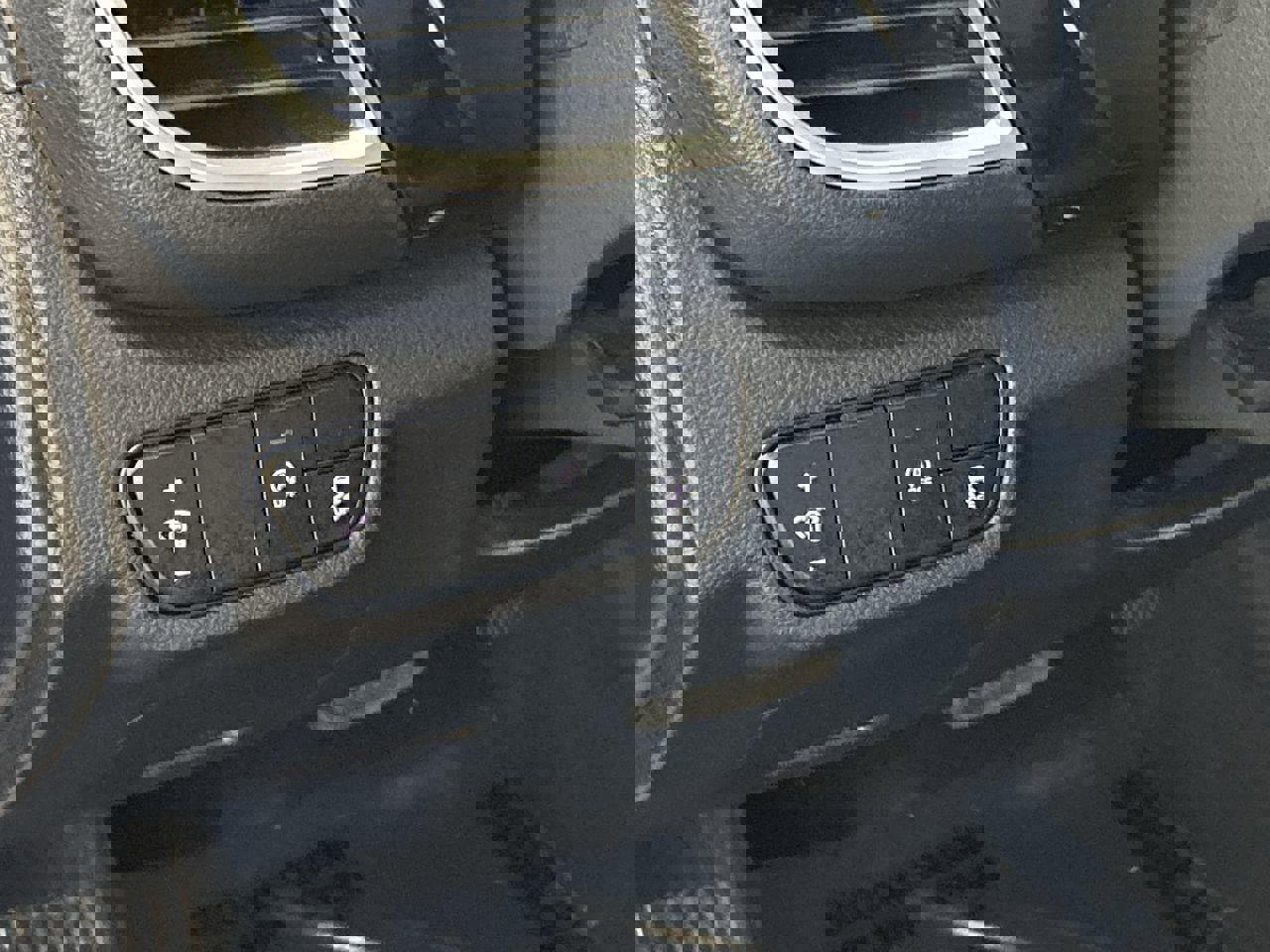 Used 2025 Kia Seltos S image 12