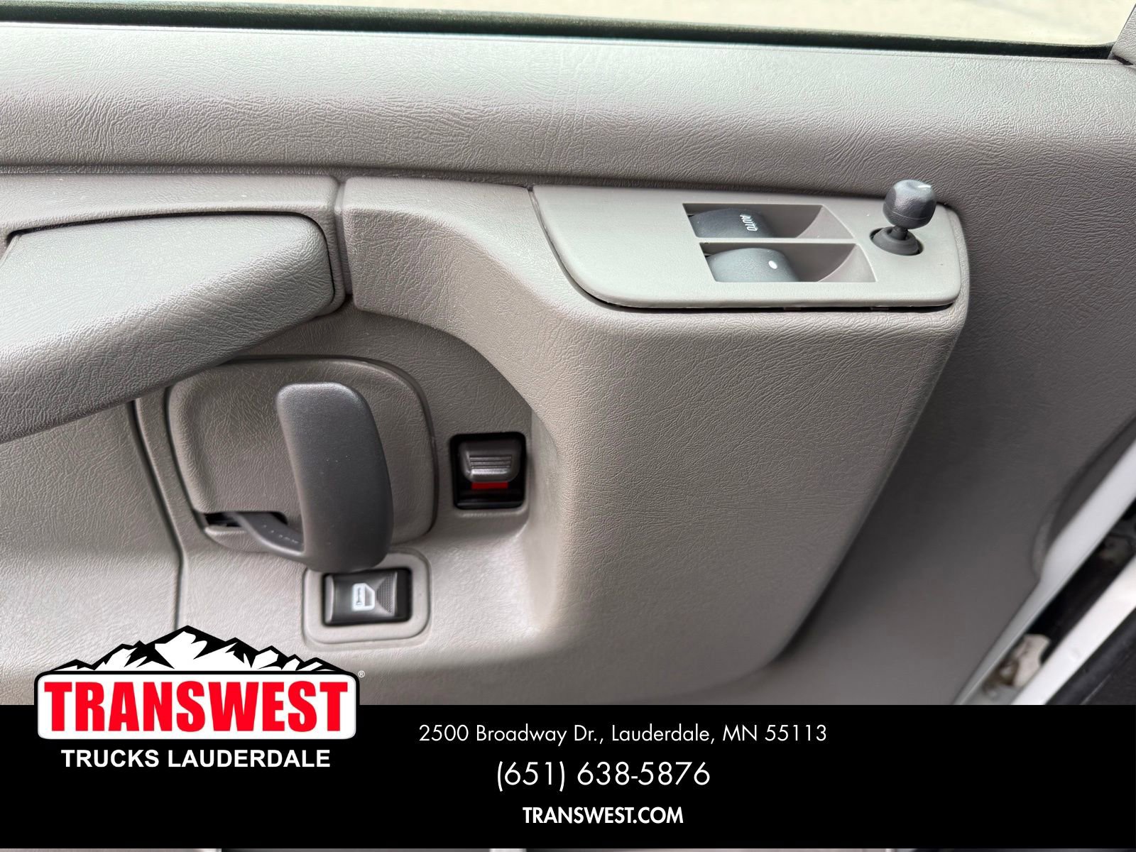 Used 2015 Chevrolet Express 2500 image 11