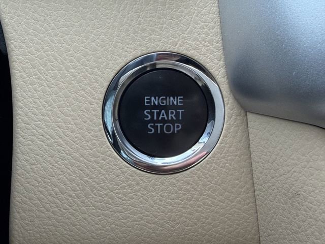 Certified 2018 Toyota Highlander Limited Platinum image 21