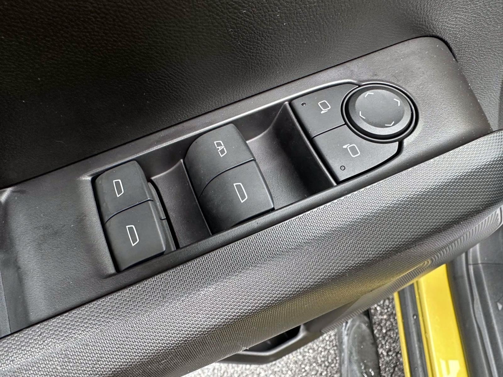 Used 2023 Chevrolet Colorado Trail Boss w/ Technology Package AWD/4WD image 8