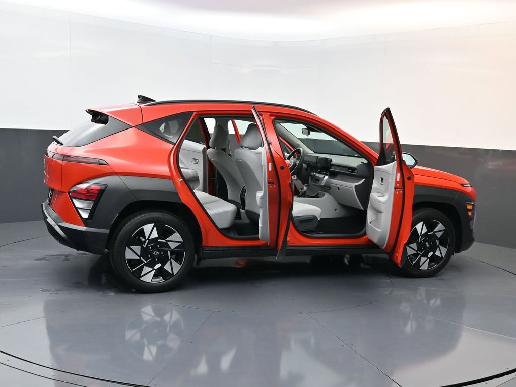 Certified 2025 Hyundai Kona SEL image 21
