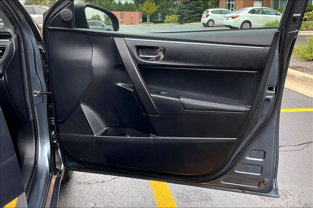 Used 2015 Toyota Corolla S FWD image 27
