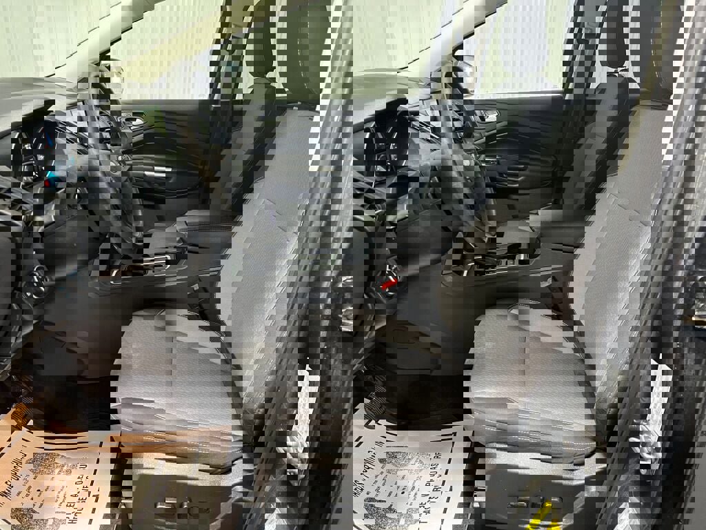 Used 2019 Ford Escape SE image 5