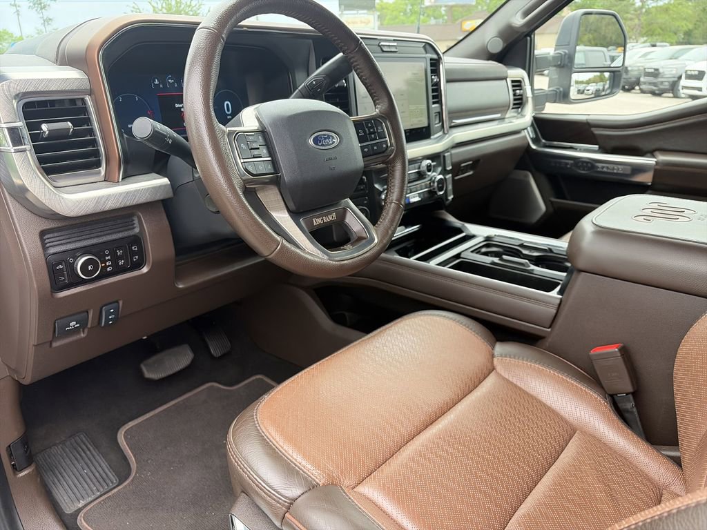 Used 2025 Ford F250 King Ranch w/ FX4 Off-Road Package image 11