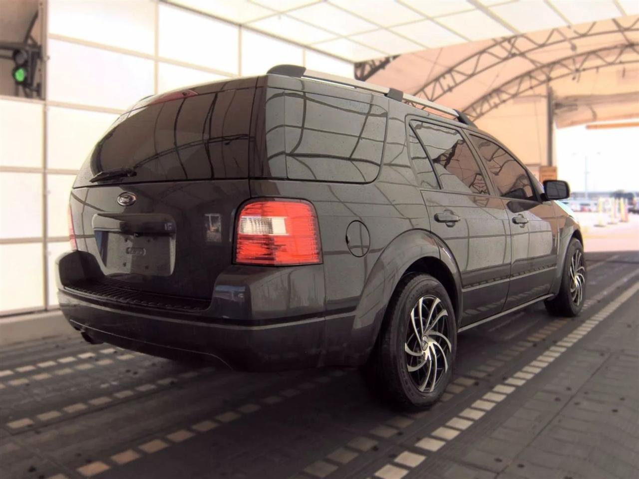Used 2007 Ford Freestyle Limited FWD image 5