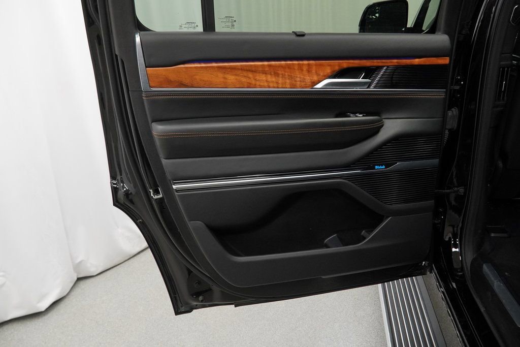 Certified 2024 Jeep Grand Wagoneer Series III w/ Rear Seat Video Group 1 image 46