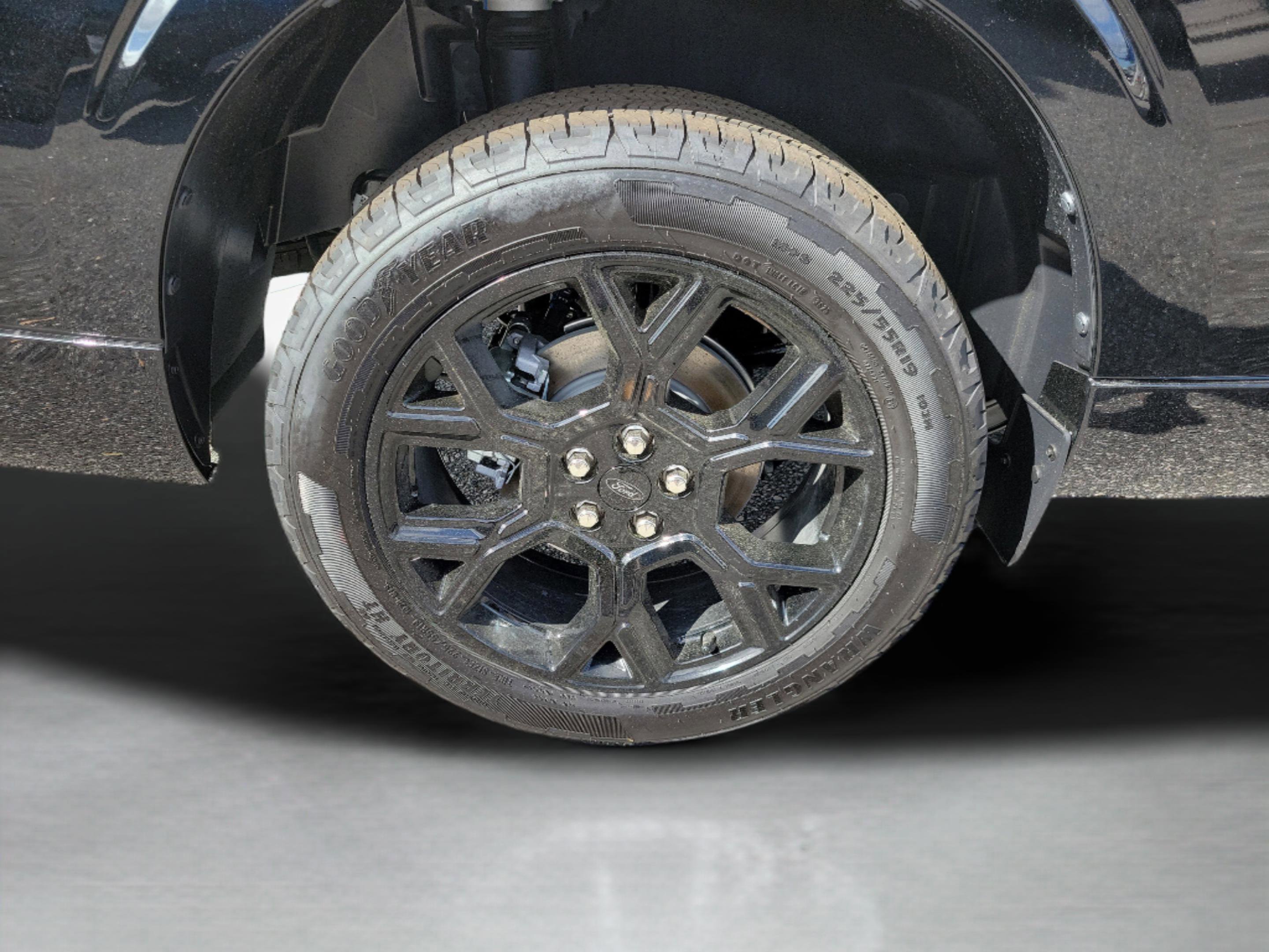New 2026 Ford Maverick Lobo image 4
