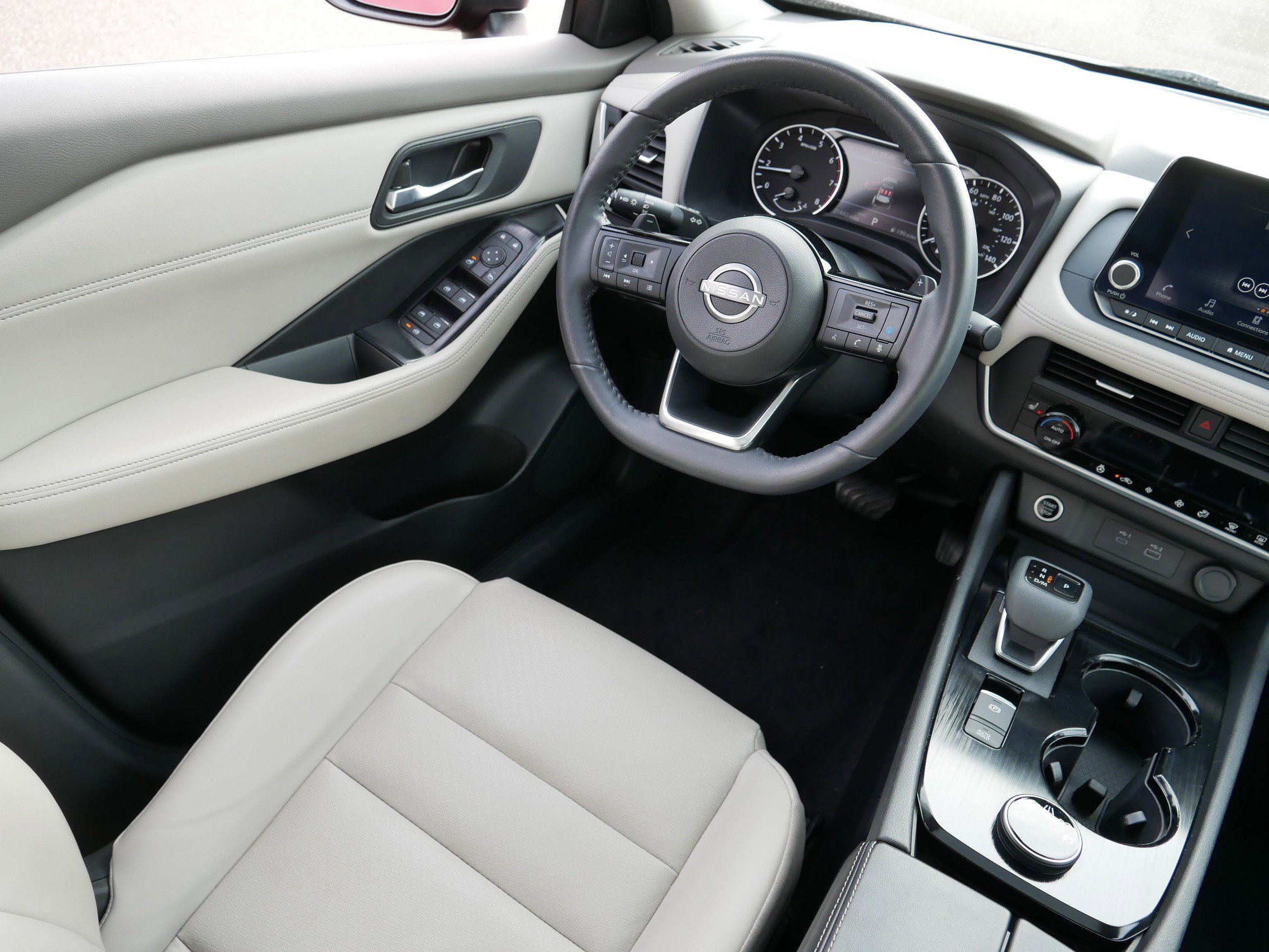 Used 2023 Nissan Rogue SV w/ SV Premium B Package image 9