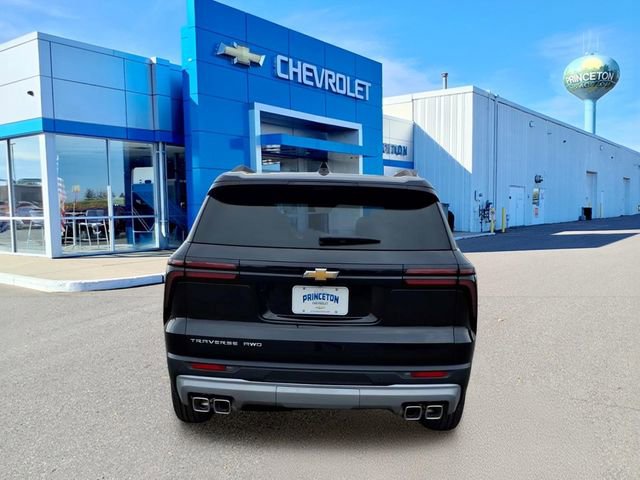 New 2026 Chevrolet Traverse LT w/ Driver Confidence Package AWD/4WD image 4