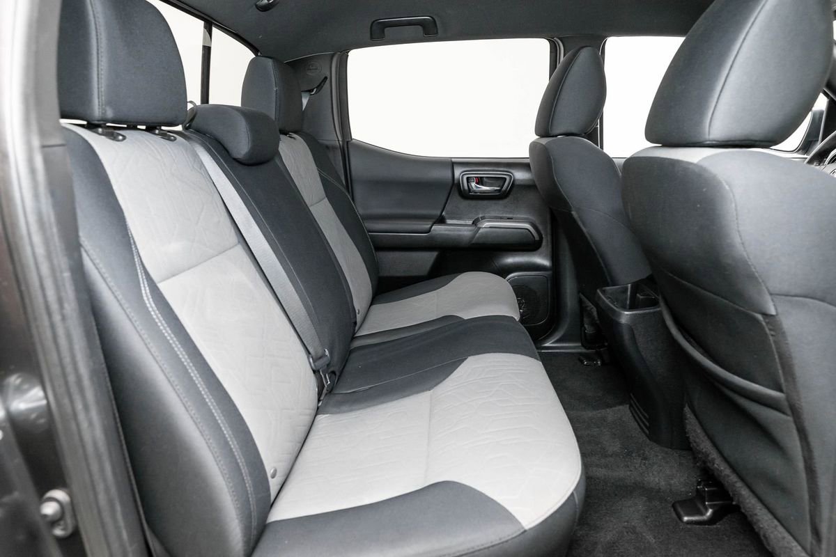 Used 2021 Toyota Tacoma TRD Sport w/ Technology Package image 17