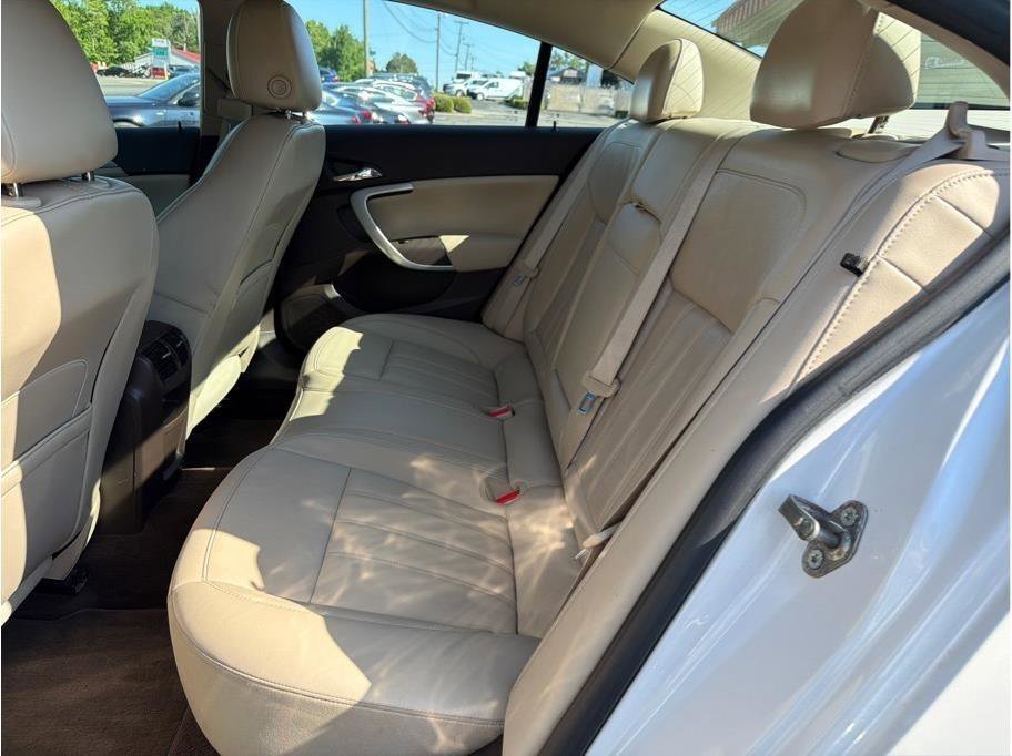 Used 2016 Buick Regal FWD image 11