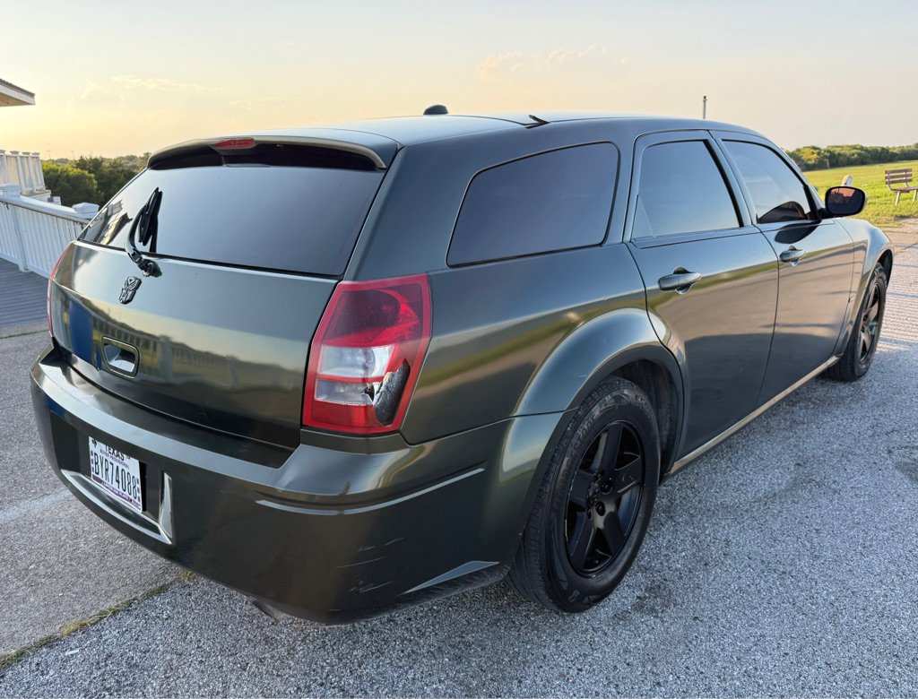 Used 2005 Dodge Magnum SE RWD image 5