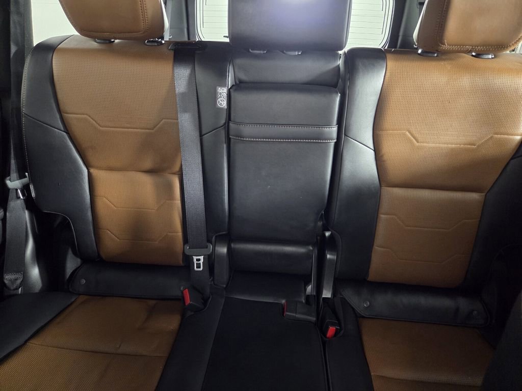 Used 2024 Lexus GX 550 w/ Cold Area Package AWD/4WD image 24