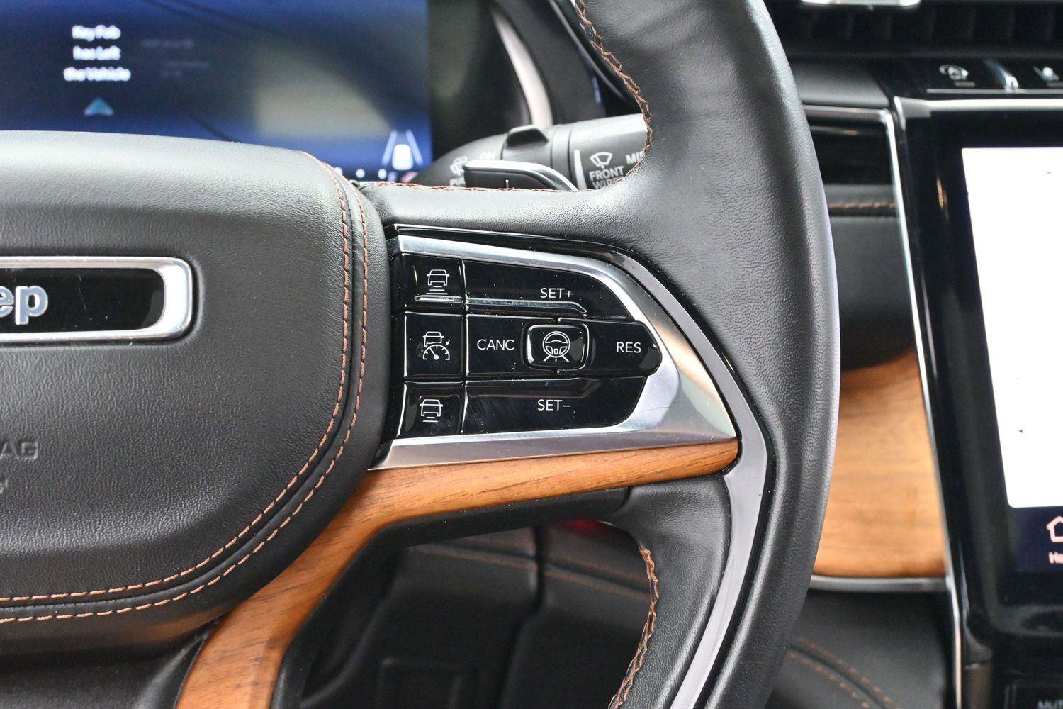 Used 2023 Jeep Grand Cherokee L Summit image 16