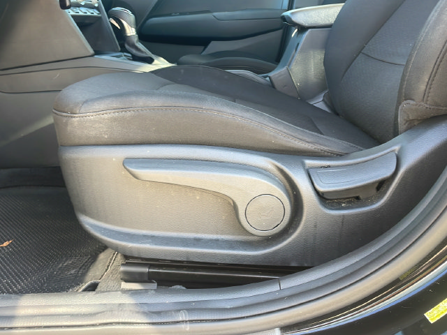 Used 2020 Hyundai Elantra SE w/ Cargo Package (C1) FWD image 25