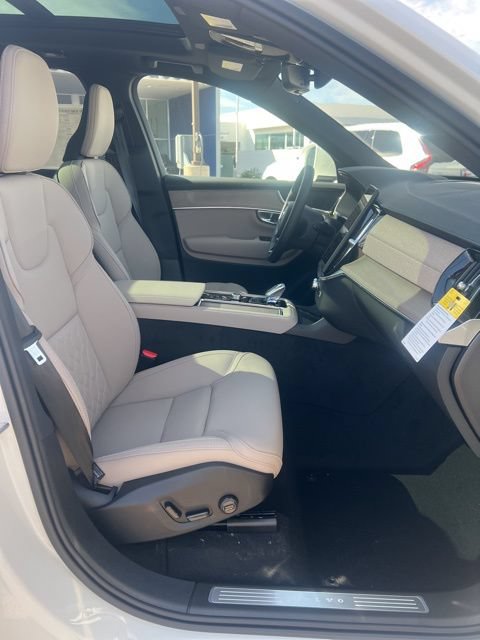 New 2026 Volvo XC90 T8 Plus w/ Protection Package AWD/4WD image 31