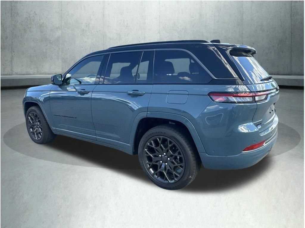 New 2026 Jeep Grand Cherokee Summit w/ Obsidian Package AWD/4WD image 3